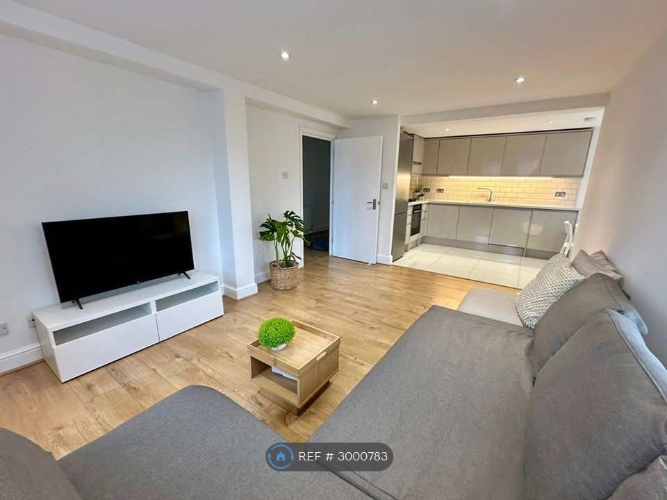 Property photo 1 of 13 Living Room