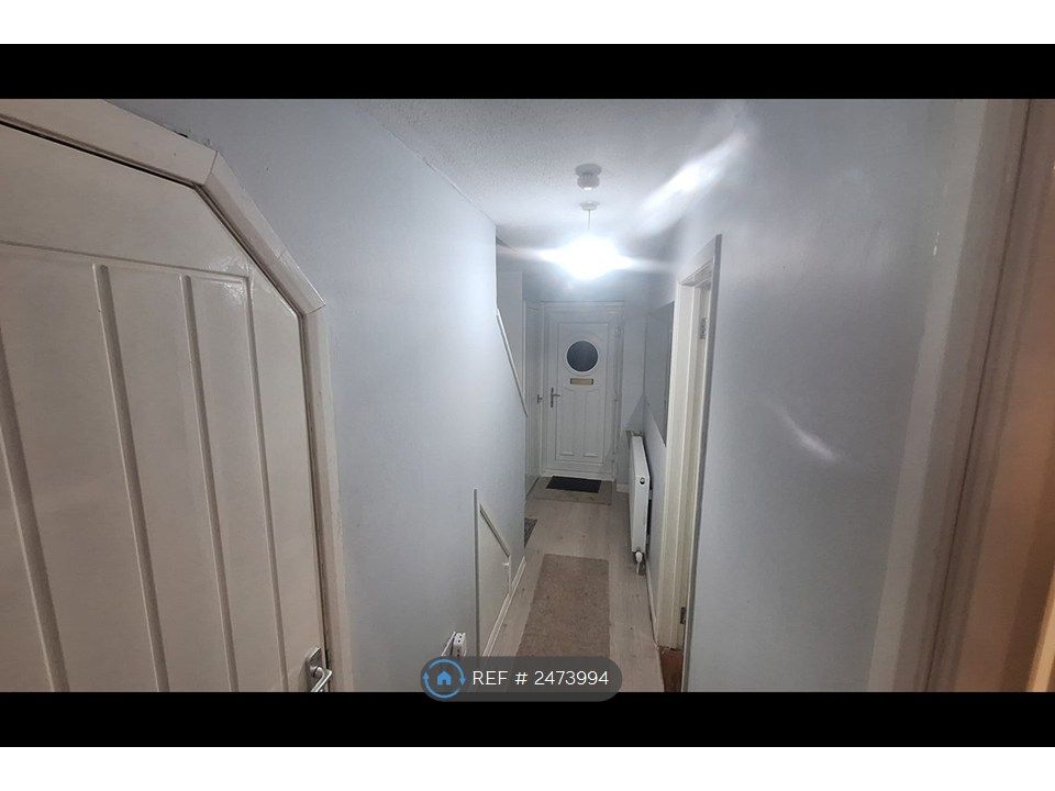 Property photo 2 of 35