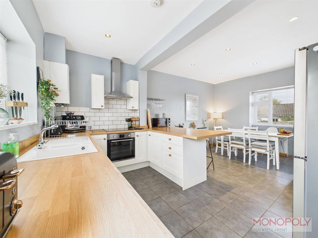 Property photo 2 of 27 Cam01943G0-Pr0547-Still011.Jpg