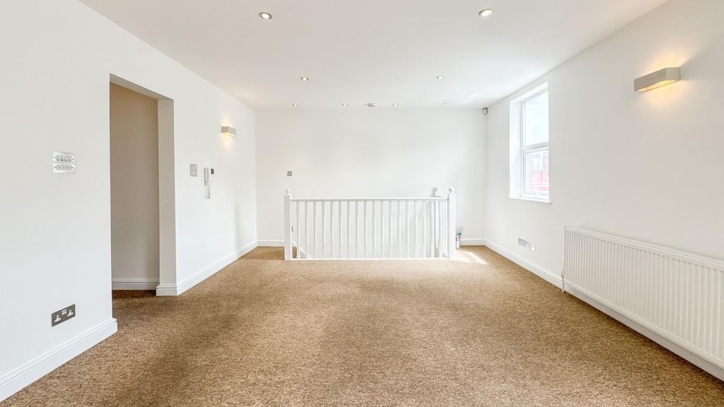 Property photo 3 of 11 Untitled-5357.Jpg
