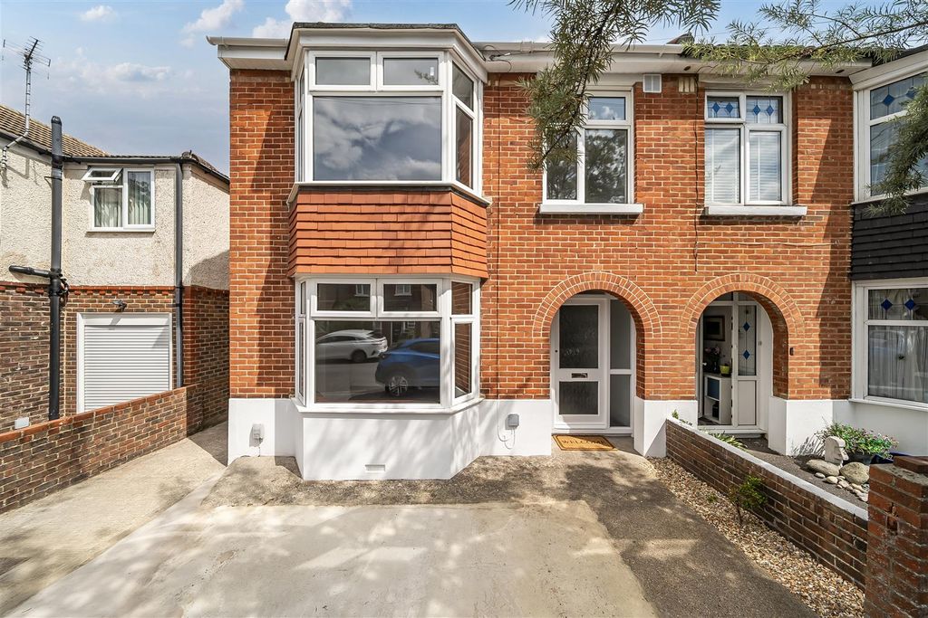 Property photo 3 of 18 Exterior