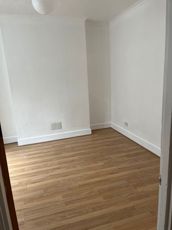 Property photo 3 of 9 Bedroom