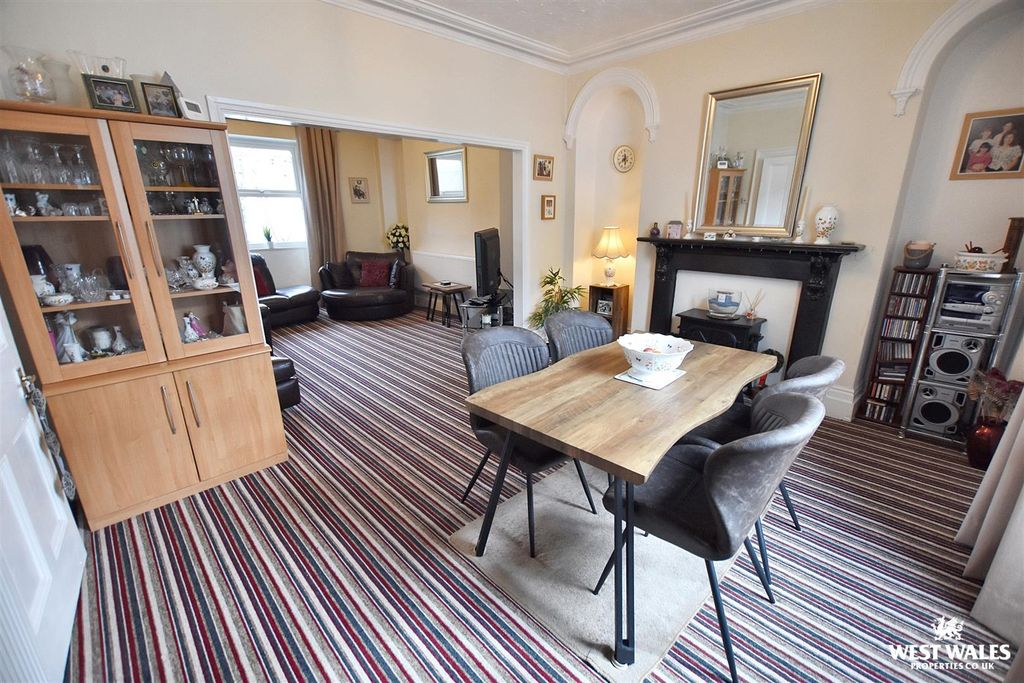 Property photo 2 of 20 18 (24).Jpg