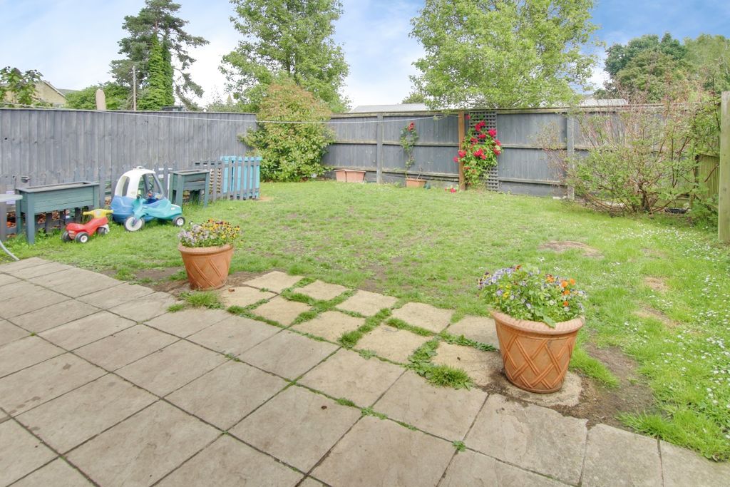 Property photo 2 of 12