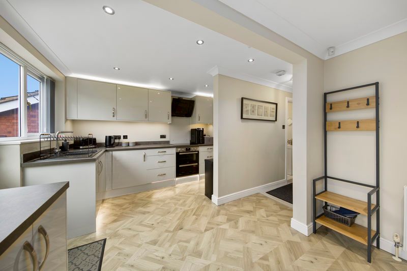 Property photo 2 of 31 Kitchen