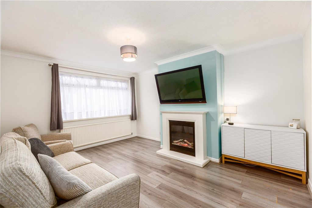 Property photo 2 of 21