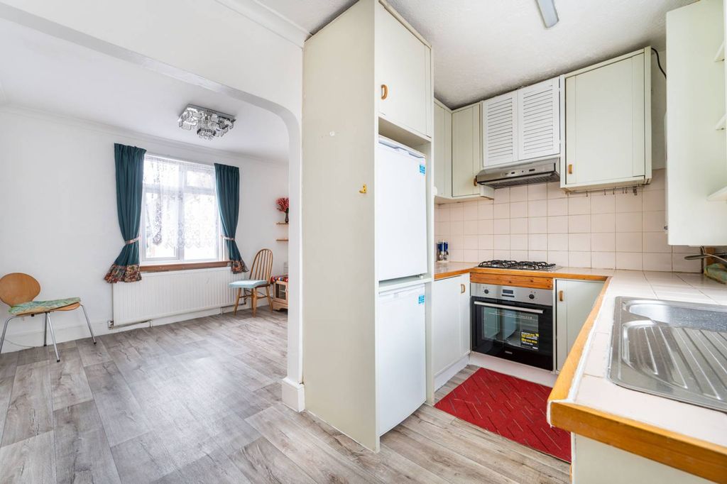 Property photo 3 of 7