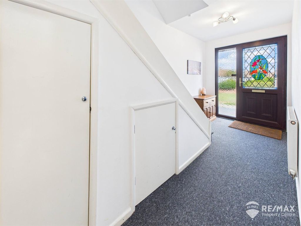 Property photo 3 of 20 Hallway.Jpg
