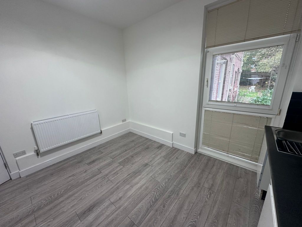 Property photo 3 of 11 Property