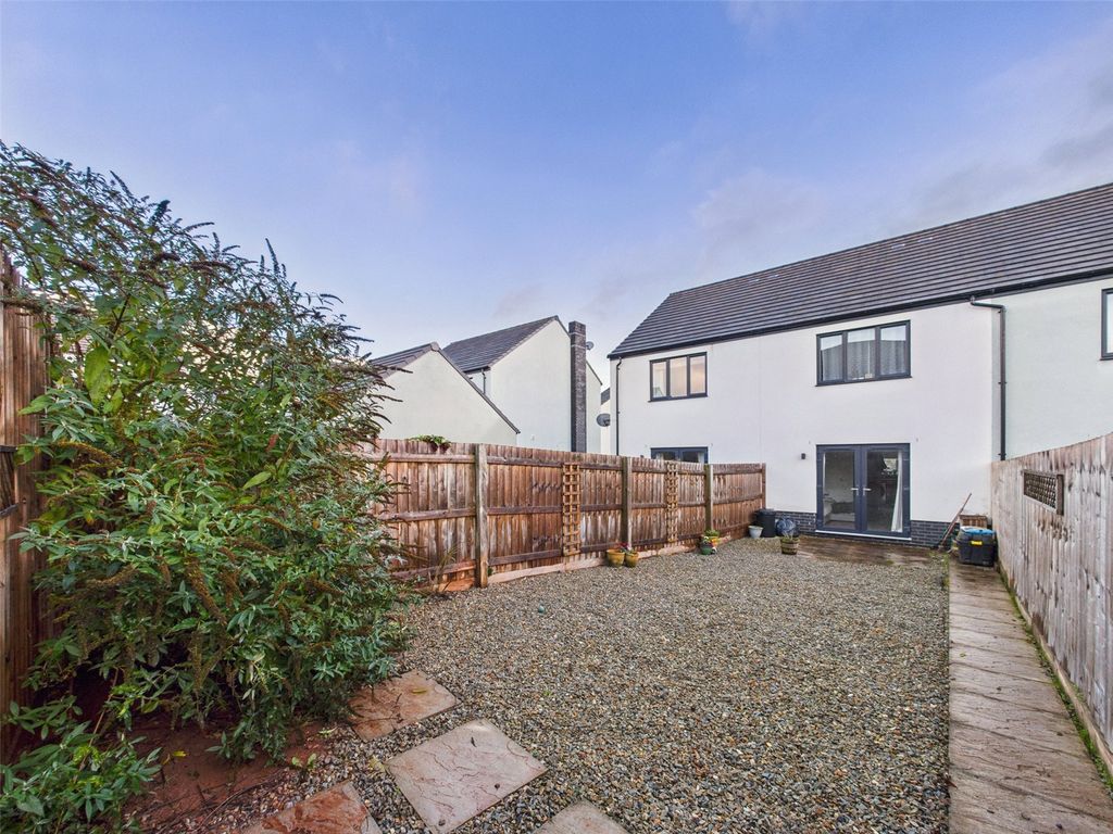 Property photo 2 of 15 Garden