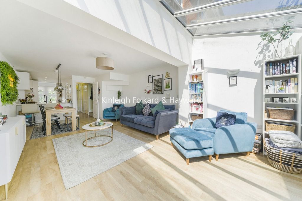 Property photo 3 of 21 Picture No. 07