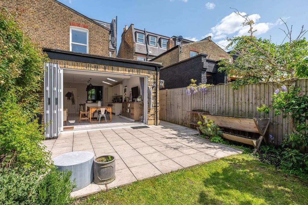 Property photo 1 of 24