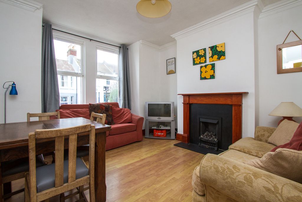 Property photo 2 of 13 Photo 02