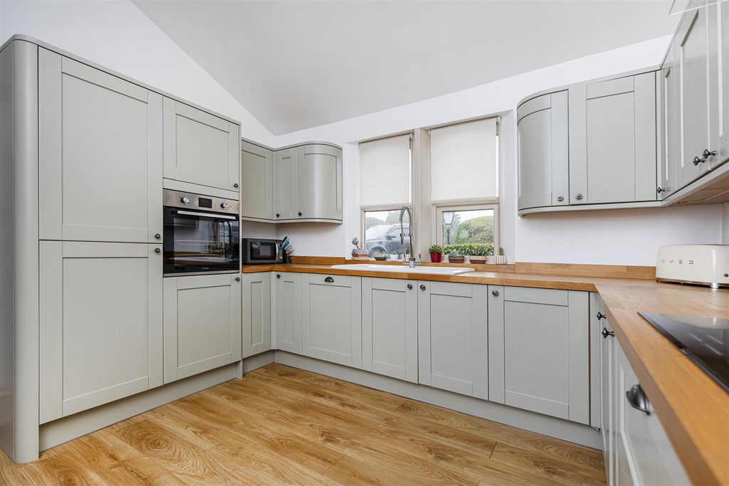 Additional image 9 of 4 bed detached bungalow for saleMoor Top Road, Kirkheaton, Huddersfield HD5