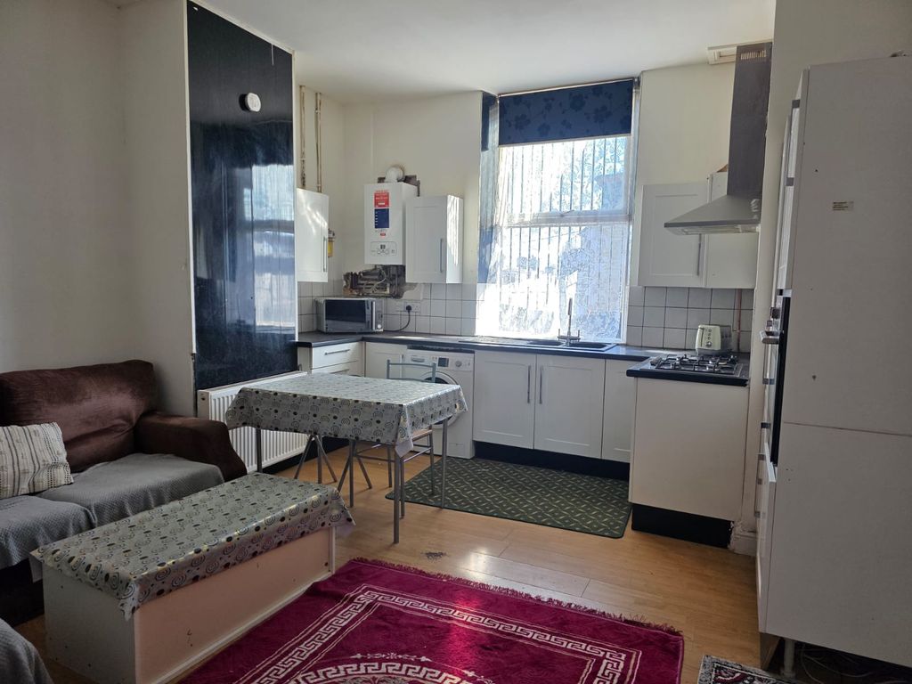 Property photo 2 of 9 Gallery