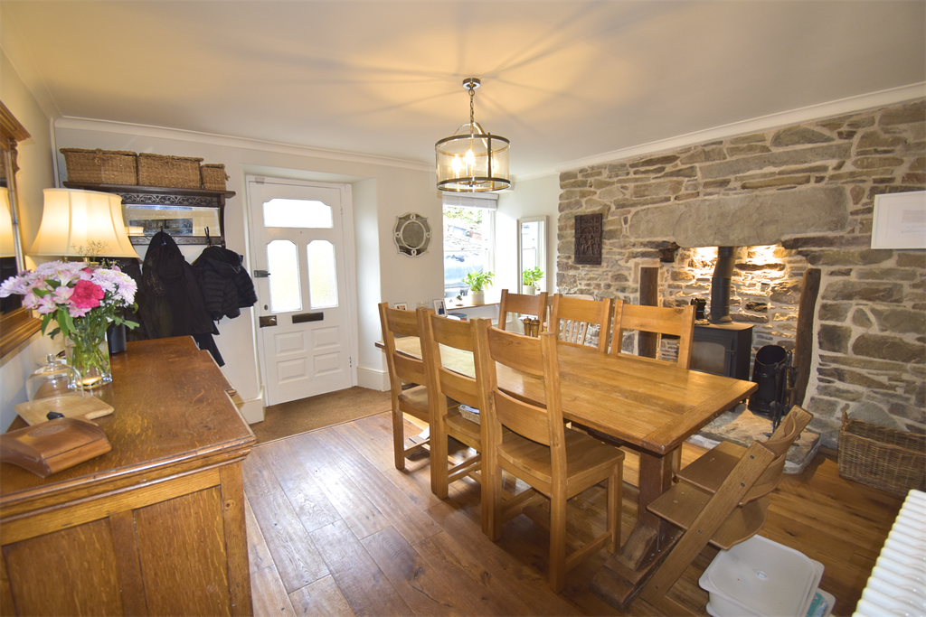 Property photo 3 of 17 Dining Room