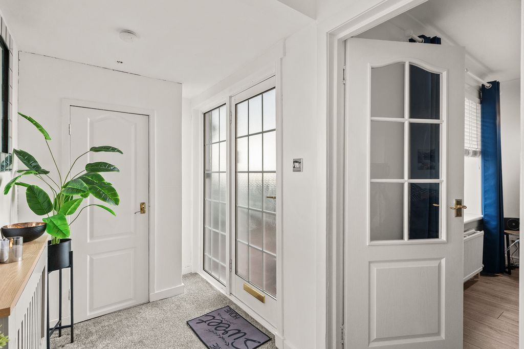 Property photo 3 of 25 4702297