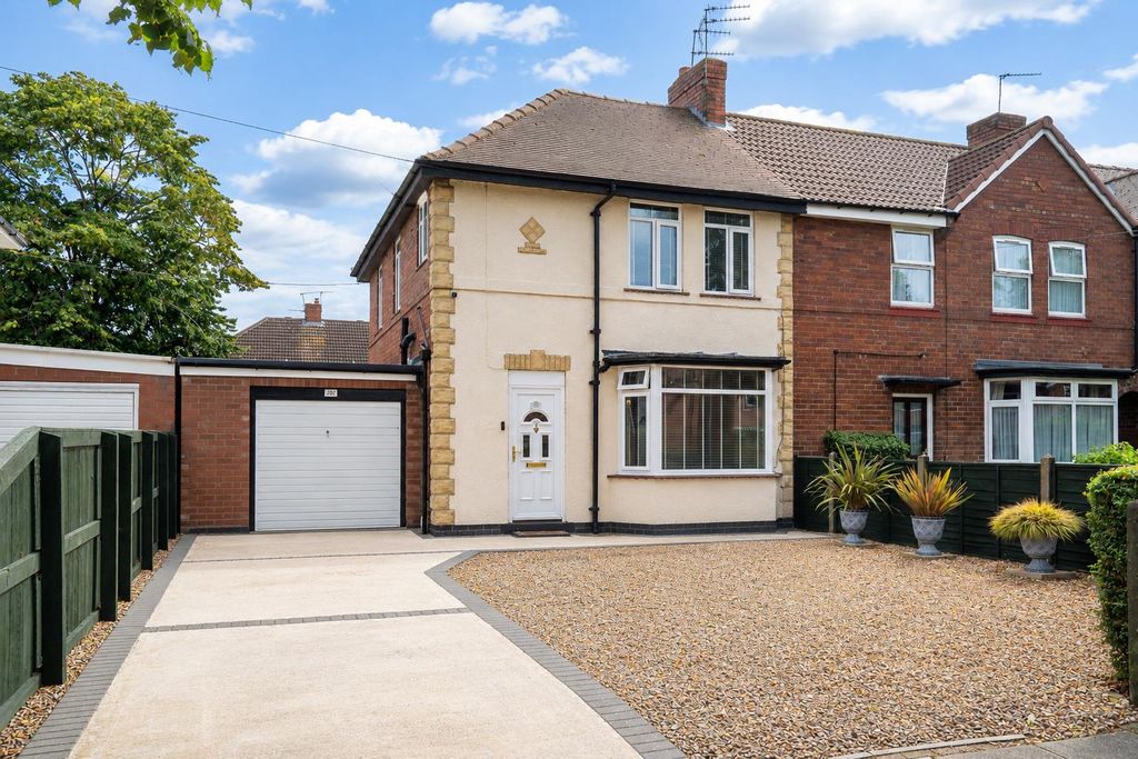 Property photo 1 of 17 External