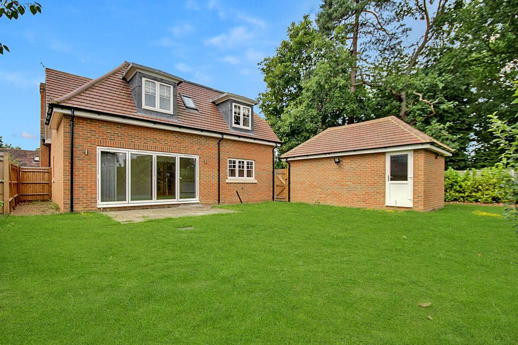 Property photo 2 of 15 Picture No. 32