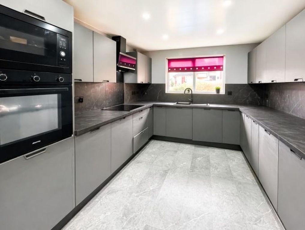 Property photo 2 of 11 Photo 2