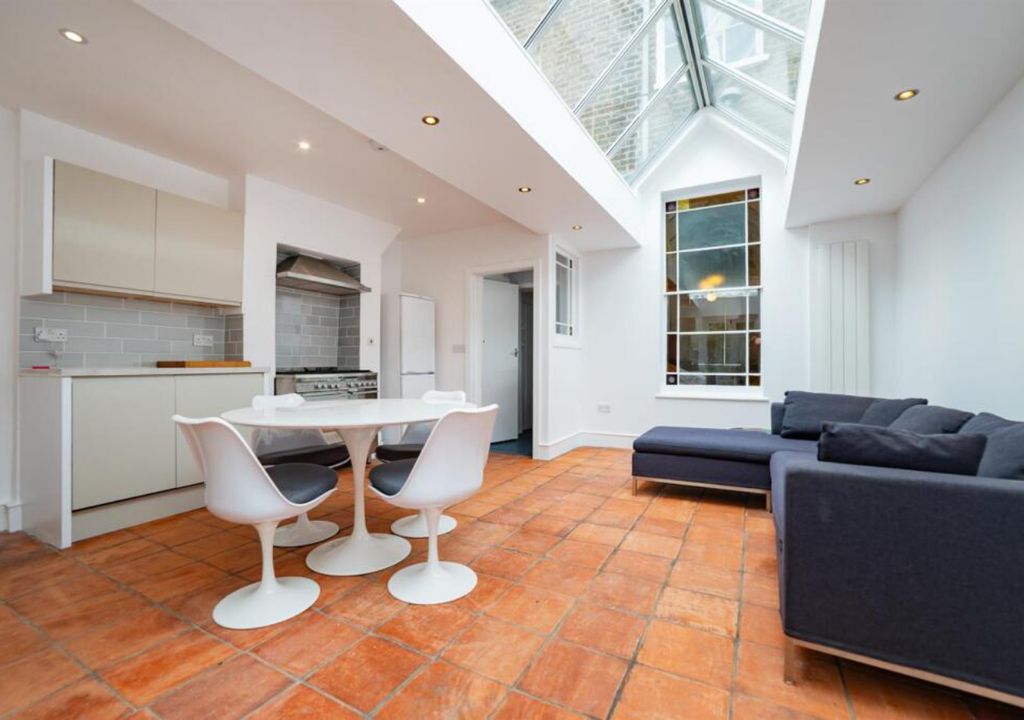 Property photo 3 of 14