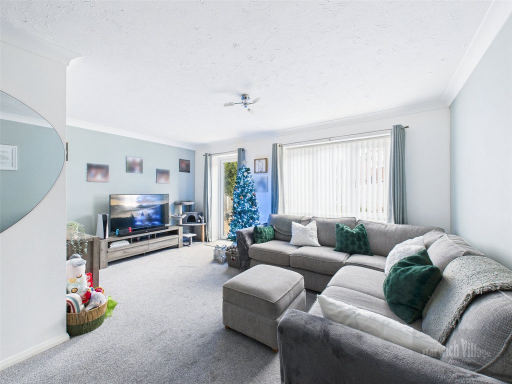 Property photo 2 of 19 Picture 2