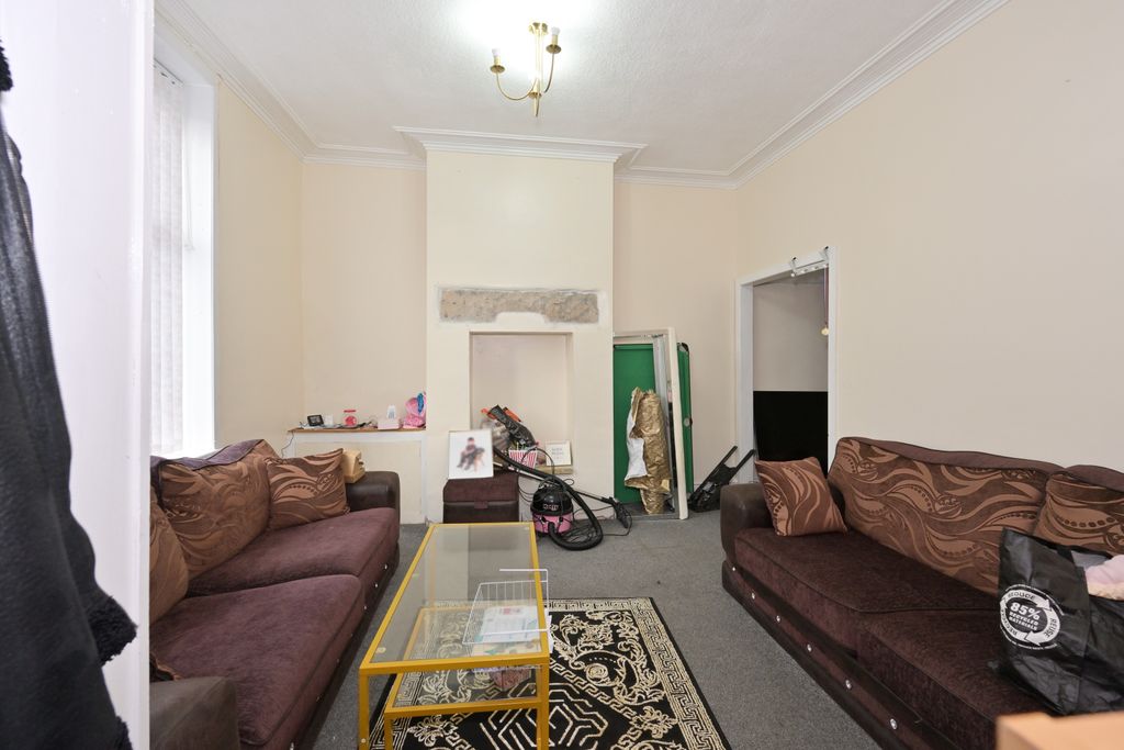 Property photo 3 of 19