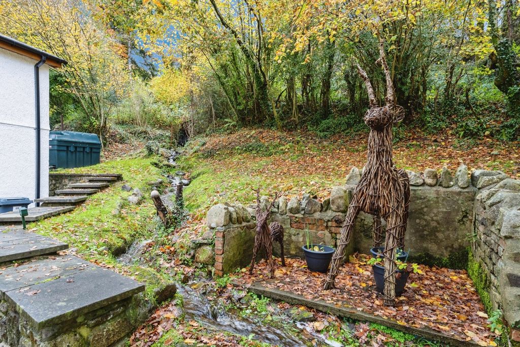 Property photo 2 of 16 Photo