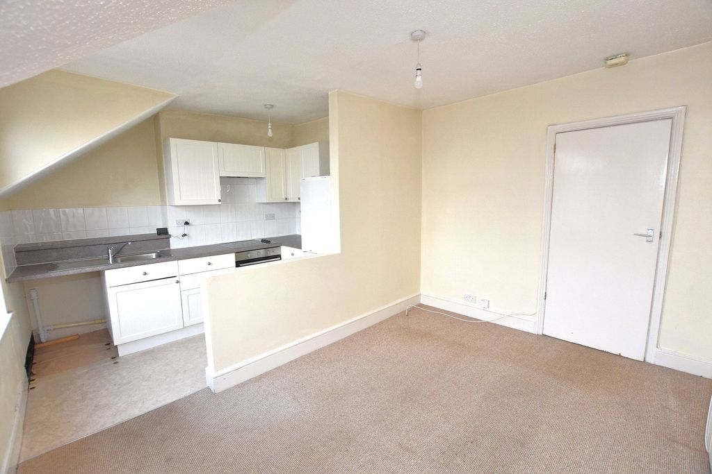 Property photo 2 of 10 Picture No. 15