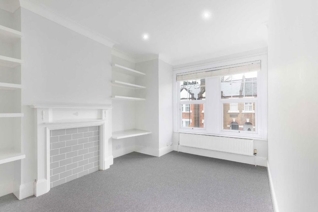 Property photo 2 of 7