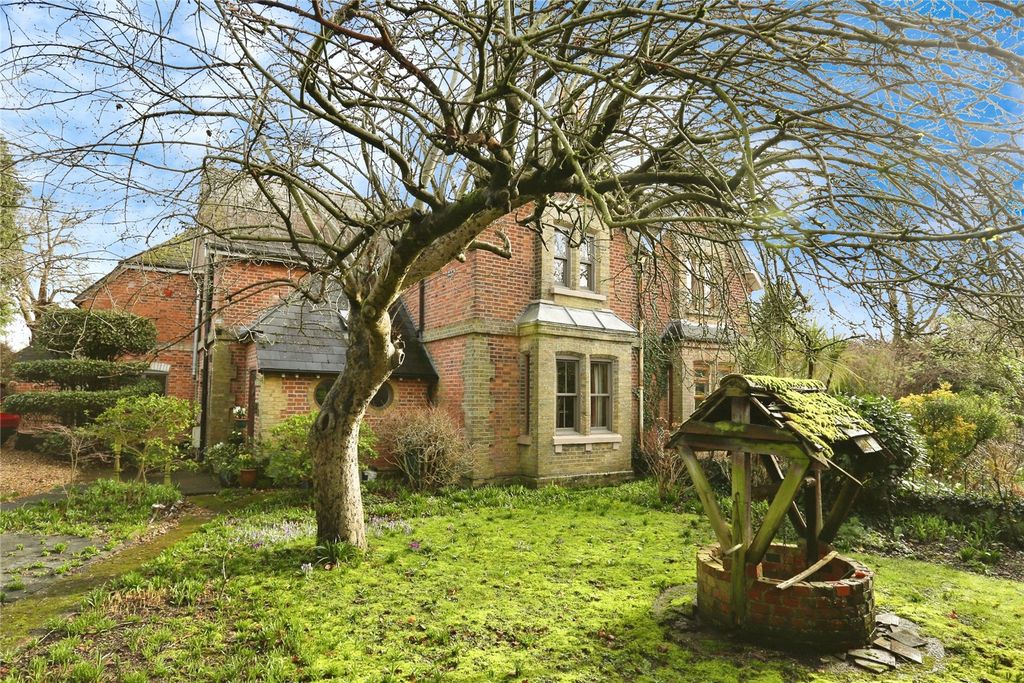 Property photo 1 of 28 Picture No. 22