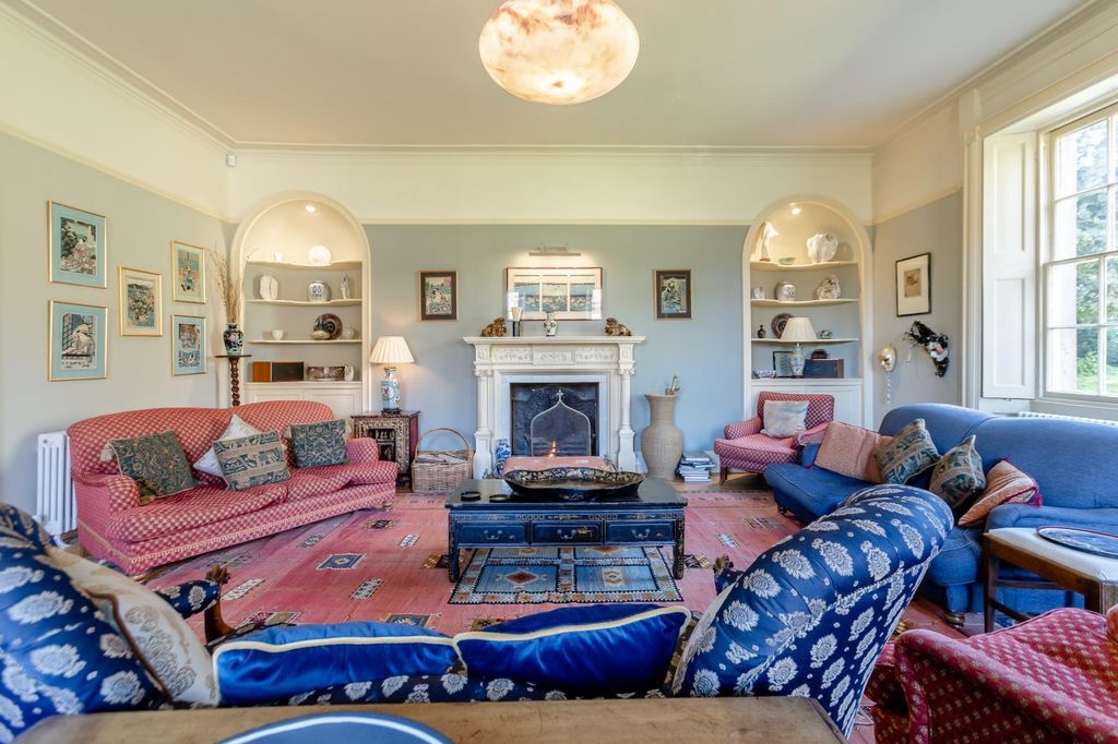 Property photo 3 of 24 Image