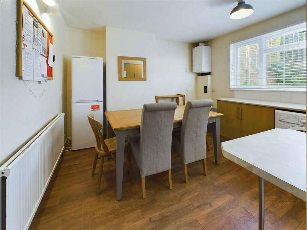 Property photo 3 of 12 Cam02534G0-Pr0419-Still004.Jpg