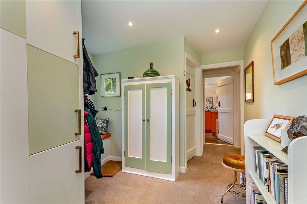 Property photo 3 of 24 Picture No. 16