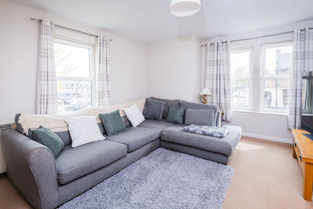 Property photo 2 of 18