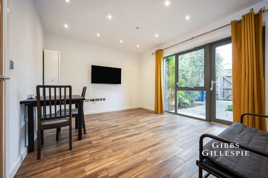 Property photo 2 of 19 Pbox-Img.Jpg