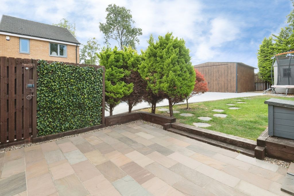 Property photo 2 of 20 Pbox-Img.Jpg