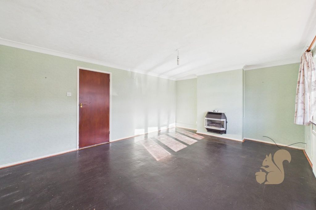 Property photo 3 of 14 Living Room