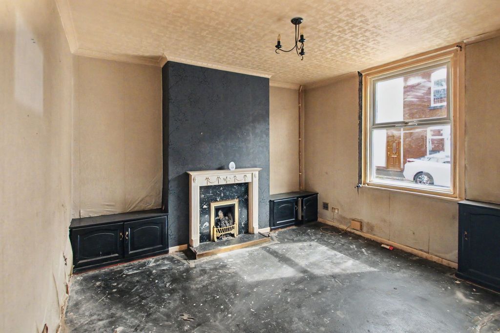 Property photo 2 of 7