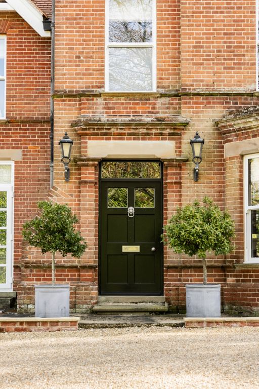 Property photo 2 of 21 Roughton Hall