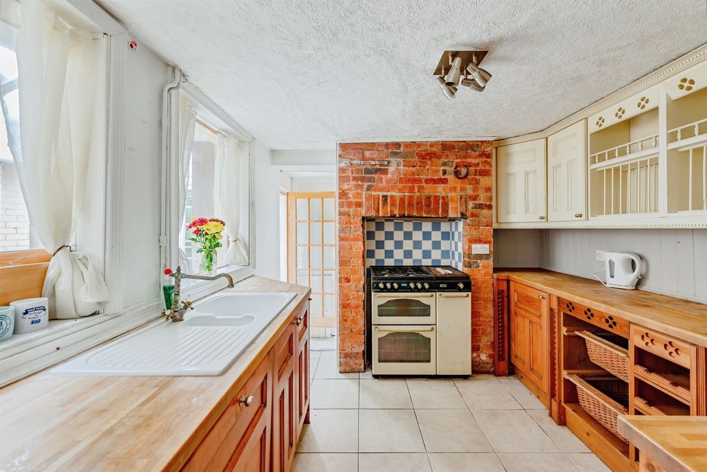 Property photo 2 of 17