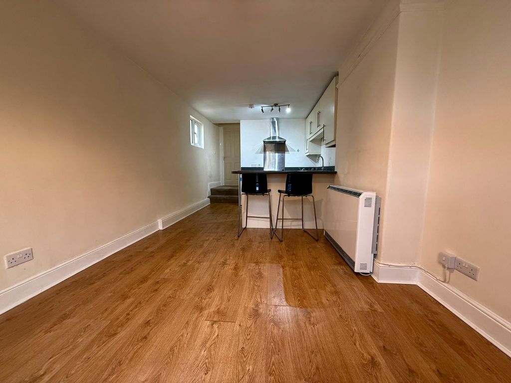 Property photo 2 of 10 Picture No. 19