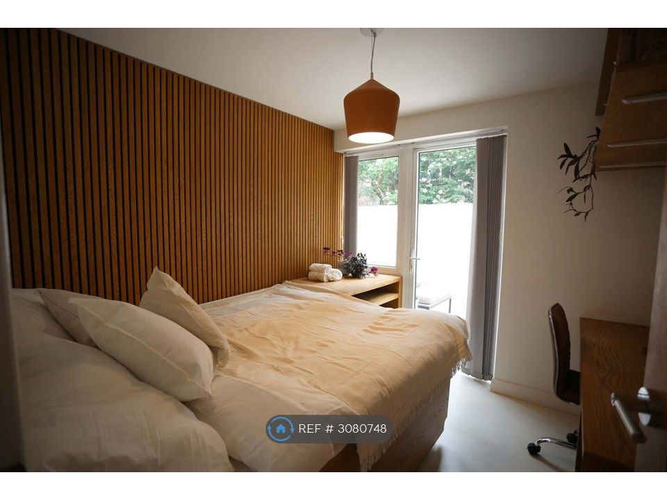 Property photo 2 of 9 Bedroom For Rent