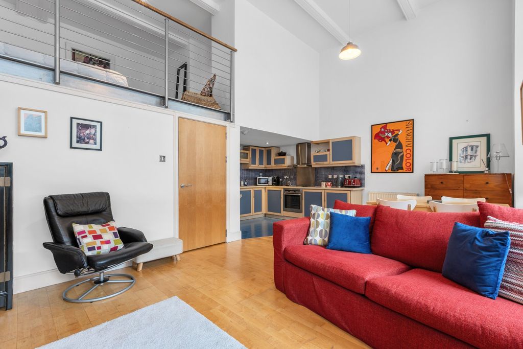 Property photo 3 of 18 Picture 3