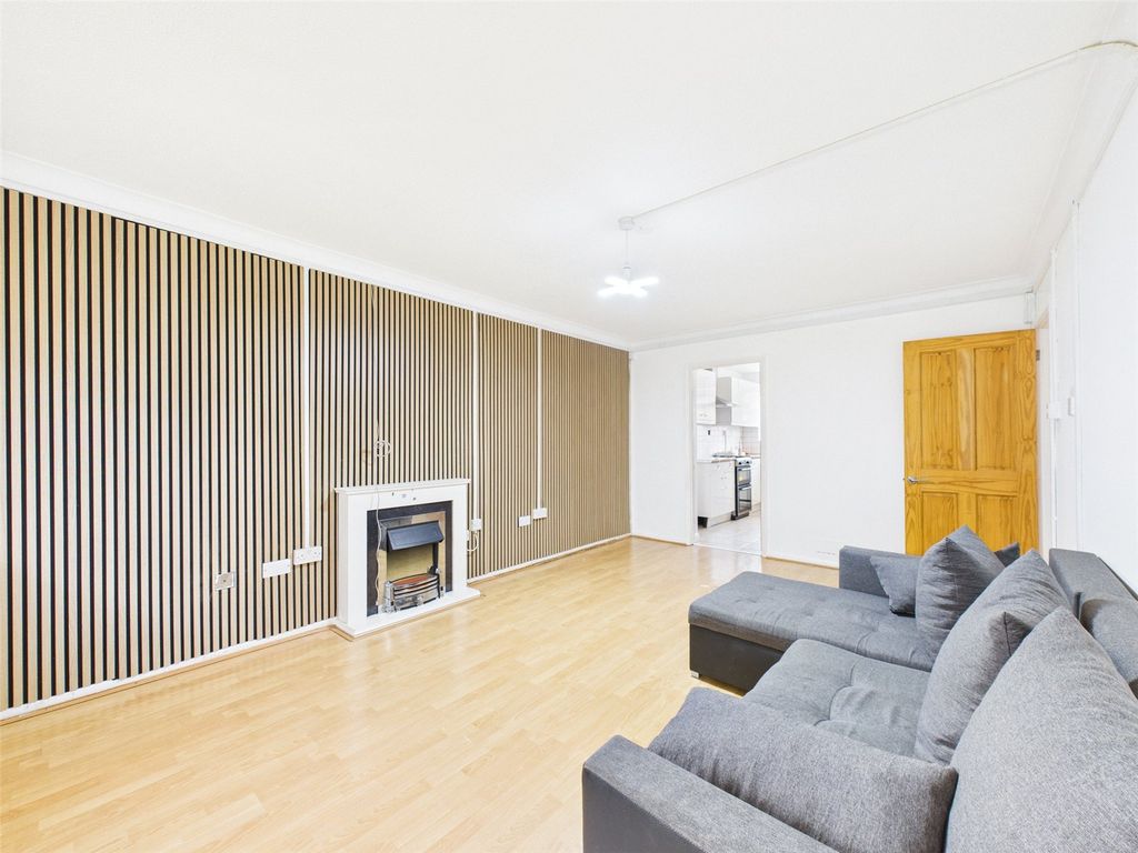 Property photo 3 of 19 Picture No. 13