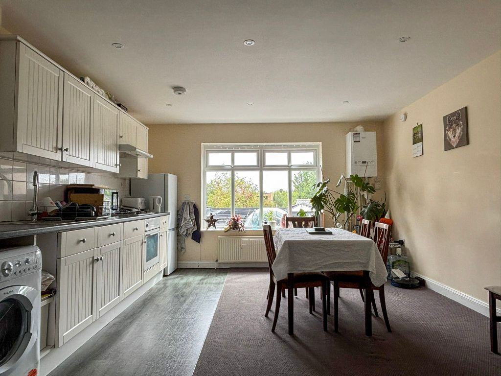 Property photo 3 of 7 Kitchen