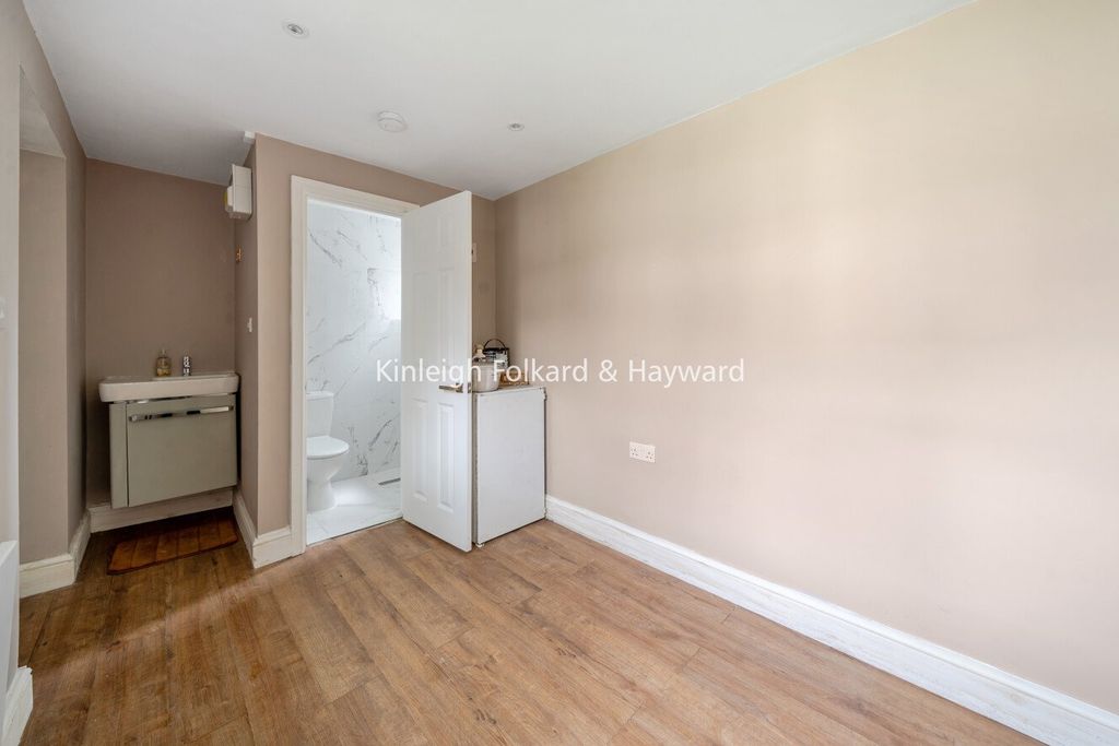 Property photo 3 of 12 Picture No. 05
