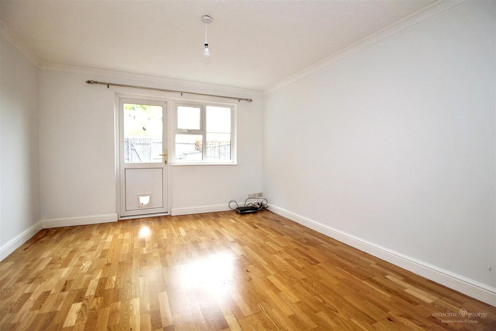 Property photo 2 of 17 Living Room