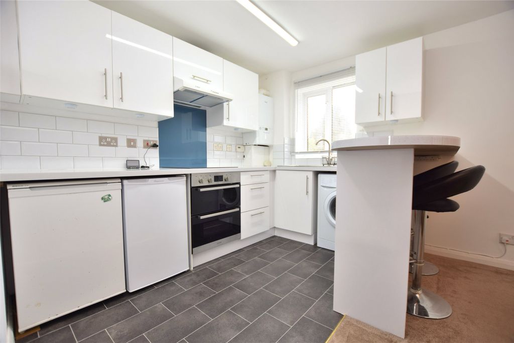 Property photo 1 of 8 Kitchen