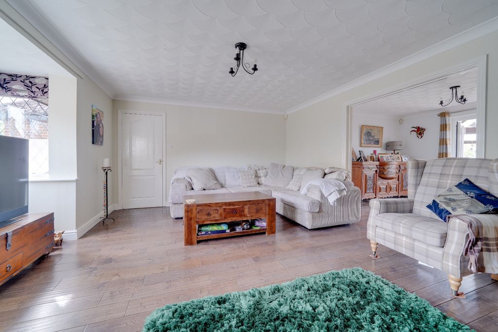 Property photo 2 of 23 4437182